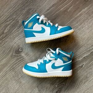 Jordan 1 Mid Little Kids’ Sneakers